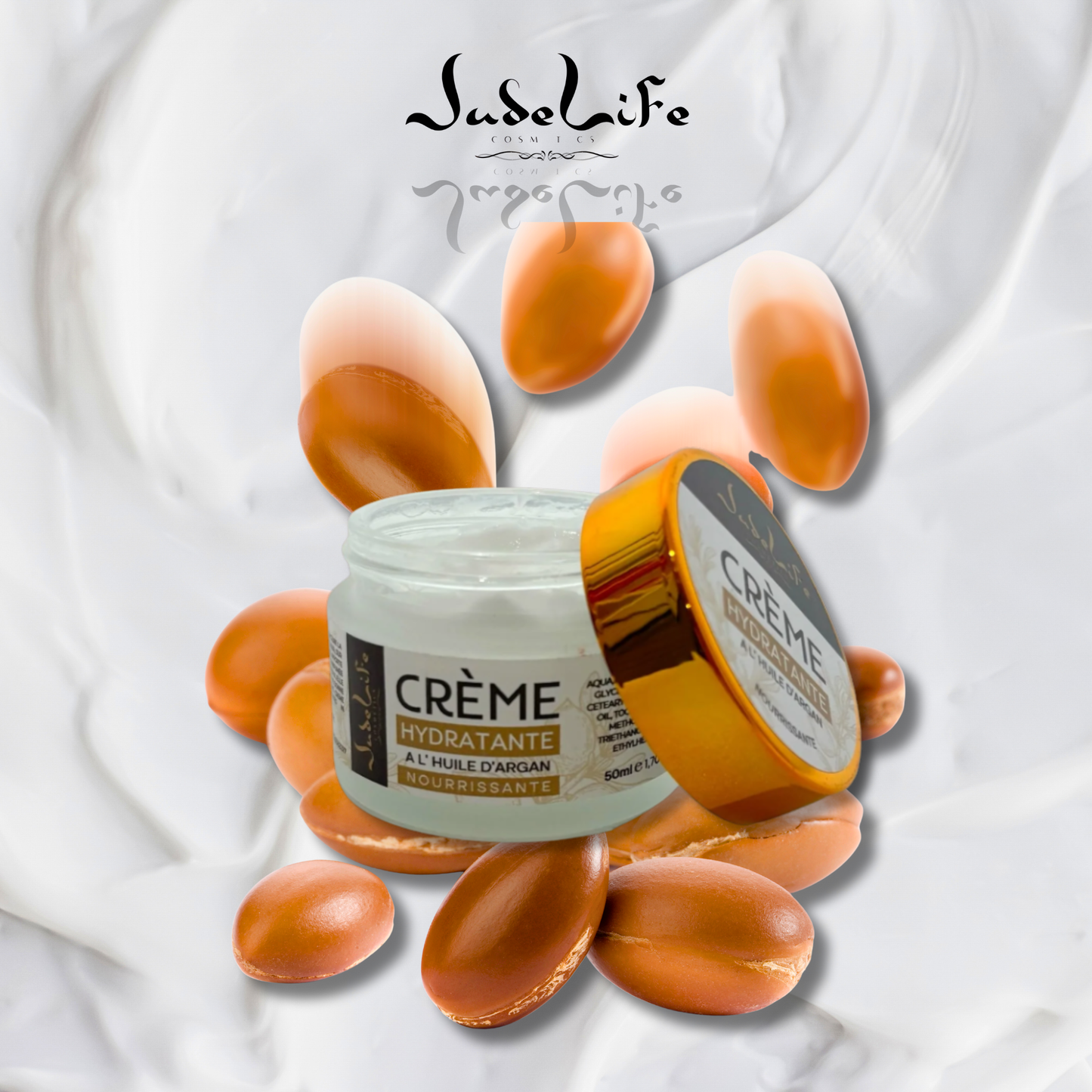 La crème hydratante Judelife, enrichie en huile d’argan, offre une hydratation intense et durable grâce à ses propriétés nourrissantes et réparatrices. Riche en antioxydants, en vitamine E et en acides gras essentiels, elle pénètre rapidement pour revitaliser la peau, la laissant douce, lisse et éclatante. Adaptée à tous les types de peau, elle aide à protéger des agressions extérieures tout en apaisant irritations et rougeurs. Un soin quotidien qui révèle le luxe naturel de l’huile d’argan pour une peau lu