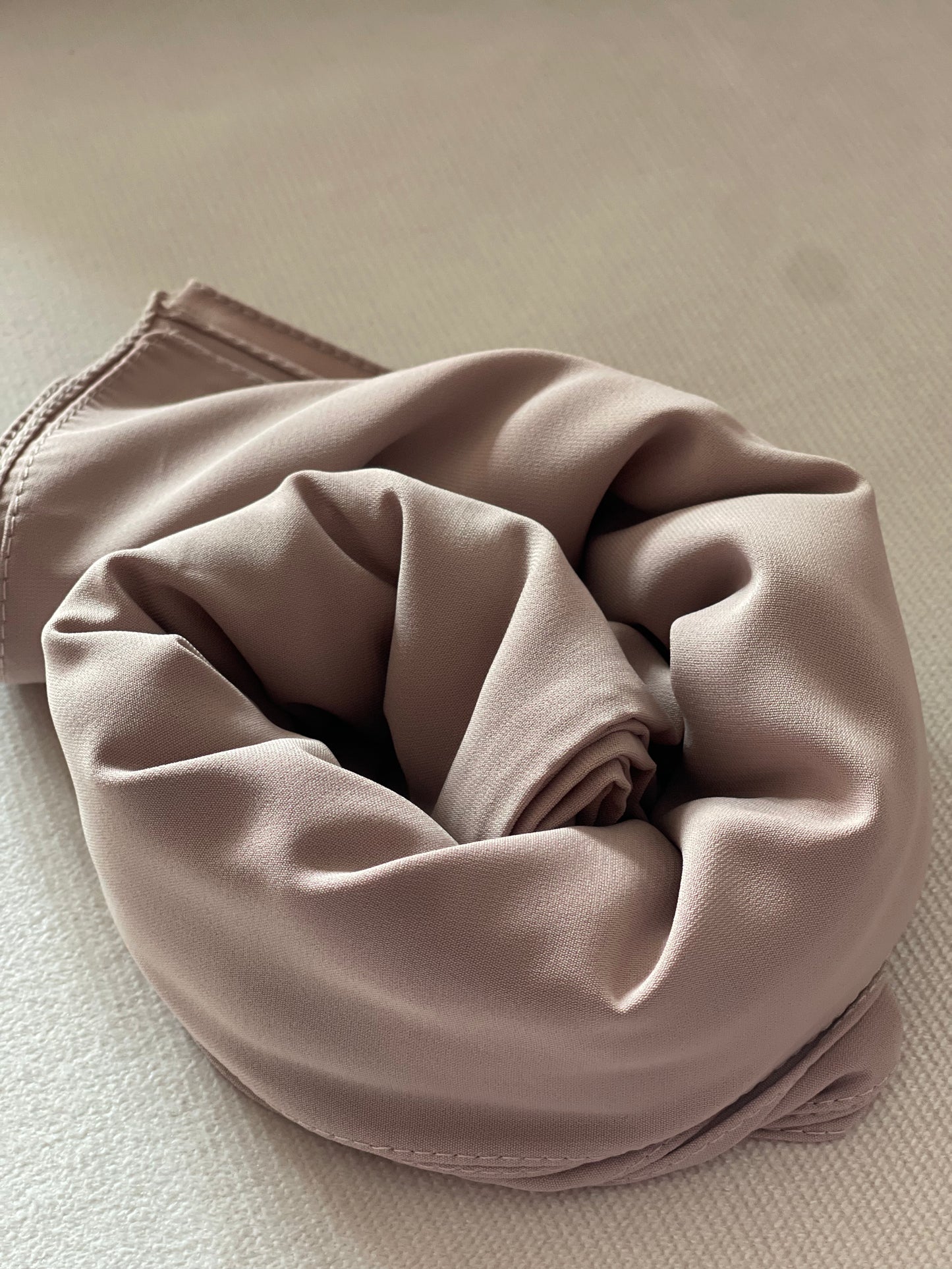 HIJAB- SOIE DE MEDINE- BEIGE FONCÉ