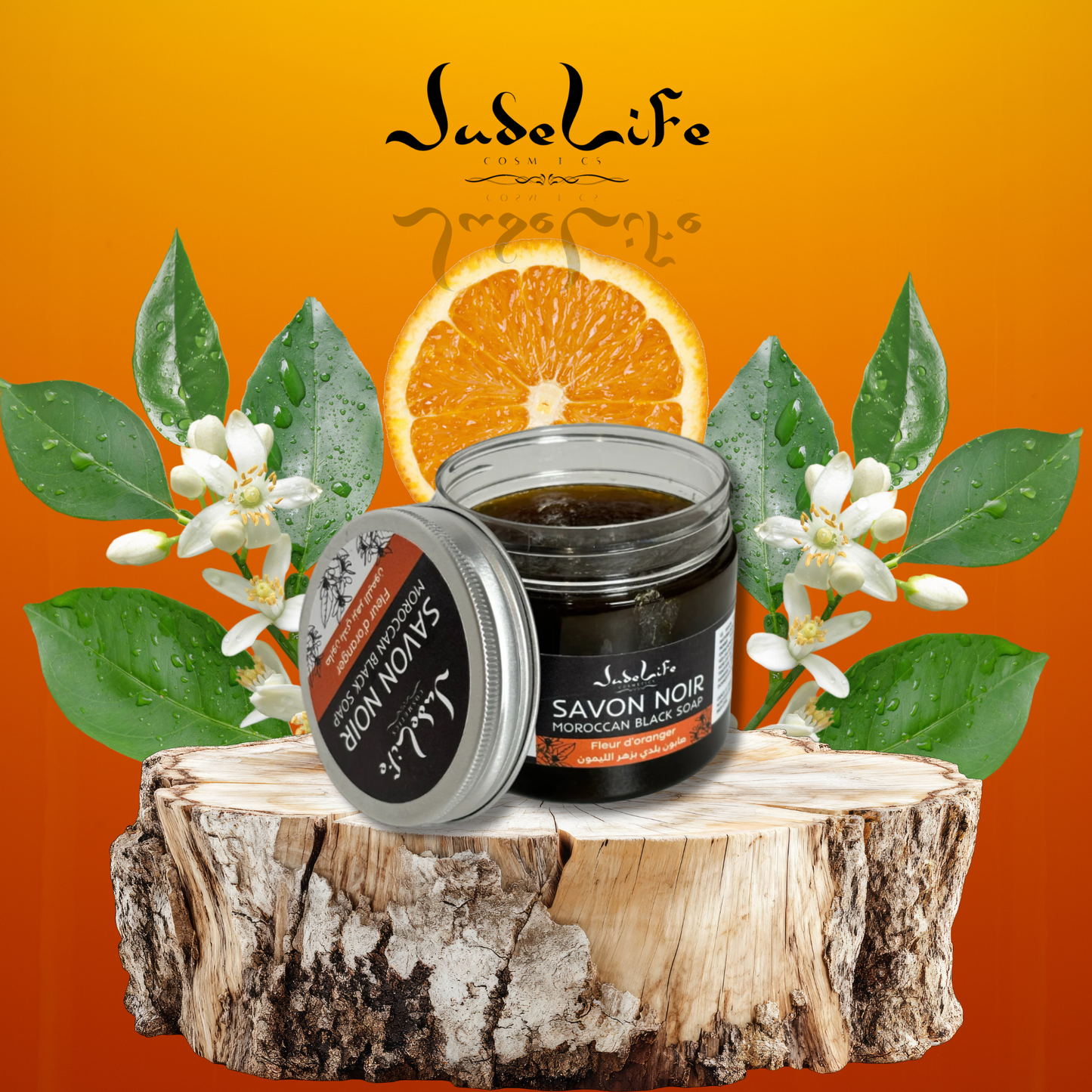 Immergez-vous dans la tradition des hammams marocains avec le Savon Noir Judelife à l’Huile Essentielle de Fleur d’Oranger. Ce soin naturel à base d’olives noires nettoie la peau en profondeur, élimine les impuretés et prépare idéalement au gommage avec un gant de kessa.