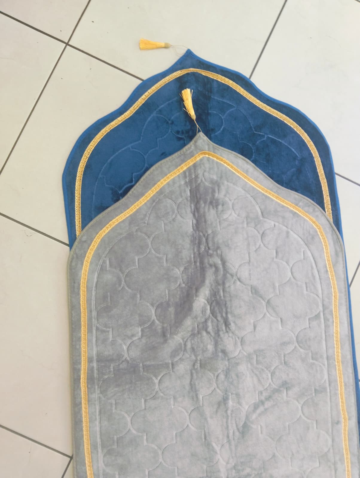 Tapis de prière de luxe doré pour adulte sous forme de mosquée (Mihrab) - Plusieurs couleurs disponibles
